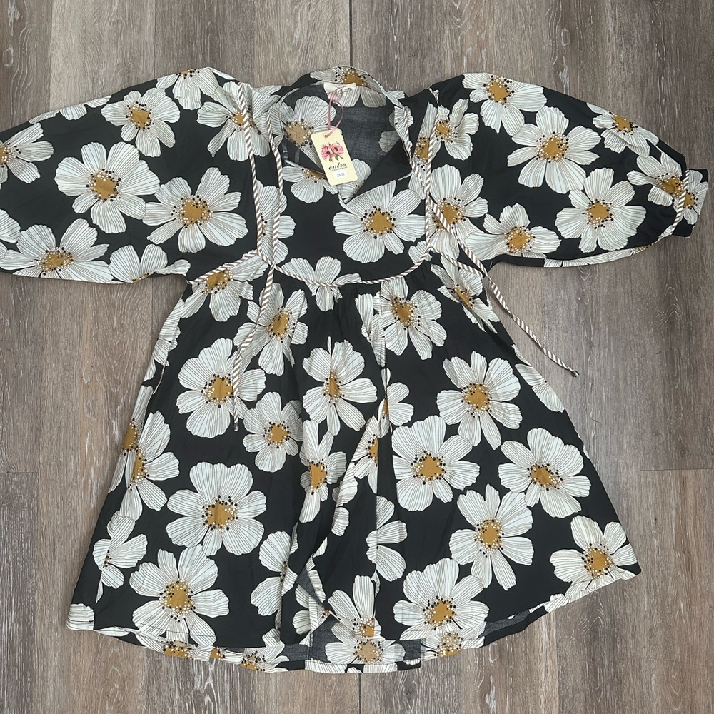 Entro Black and White Floral Dress